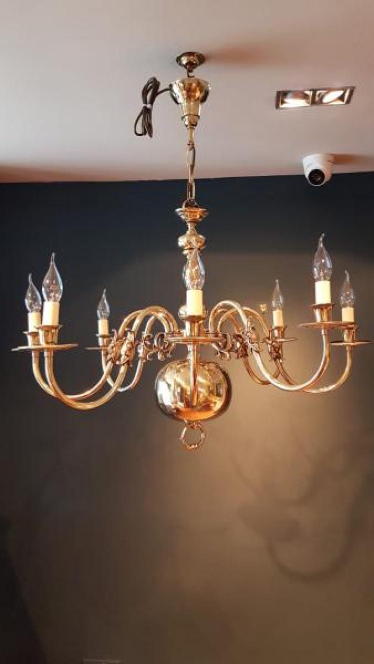 Quality Edwardian 8 Arm Polished Brass Chandelier - Image 1