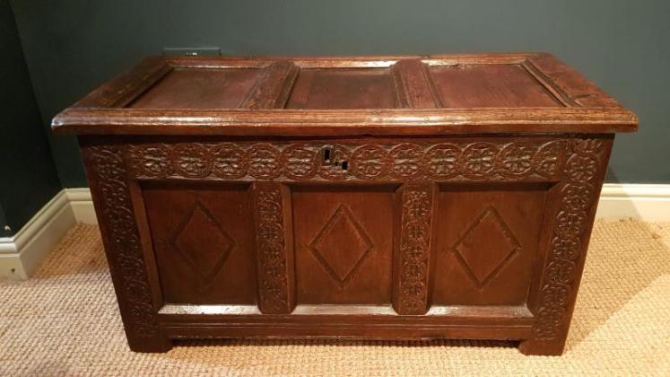 Superb Small Early Oak Three Panel Coffer - Image 2
