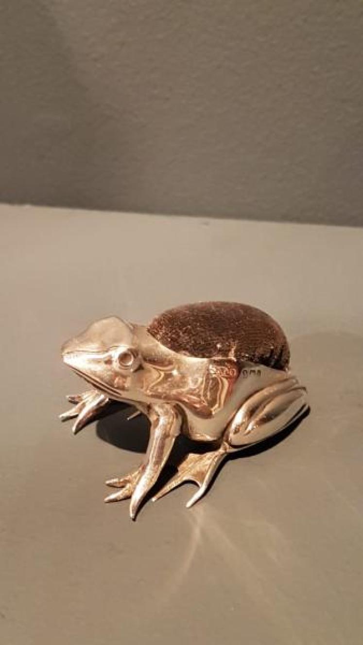 Rare Antique Silver Frog Pin Cushion - Image 4