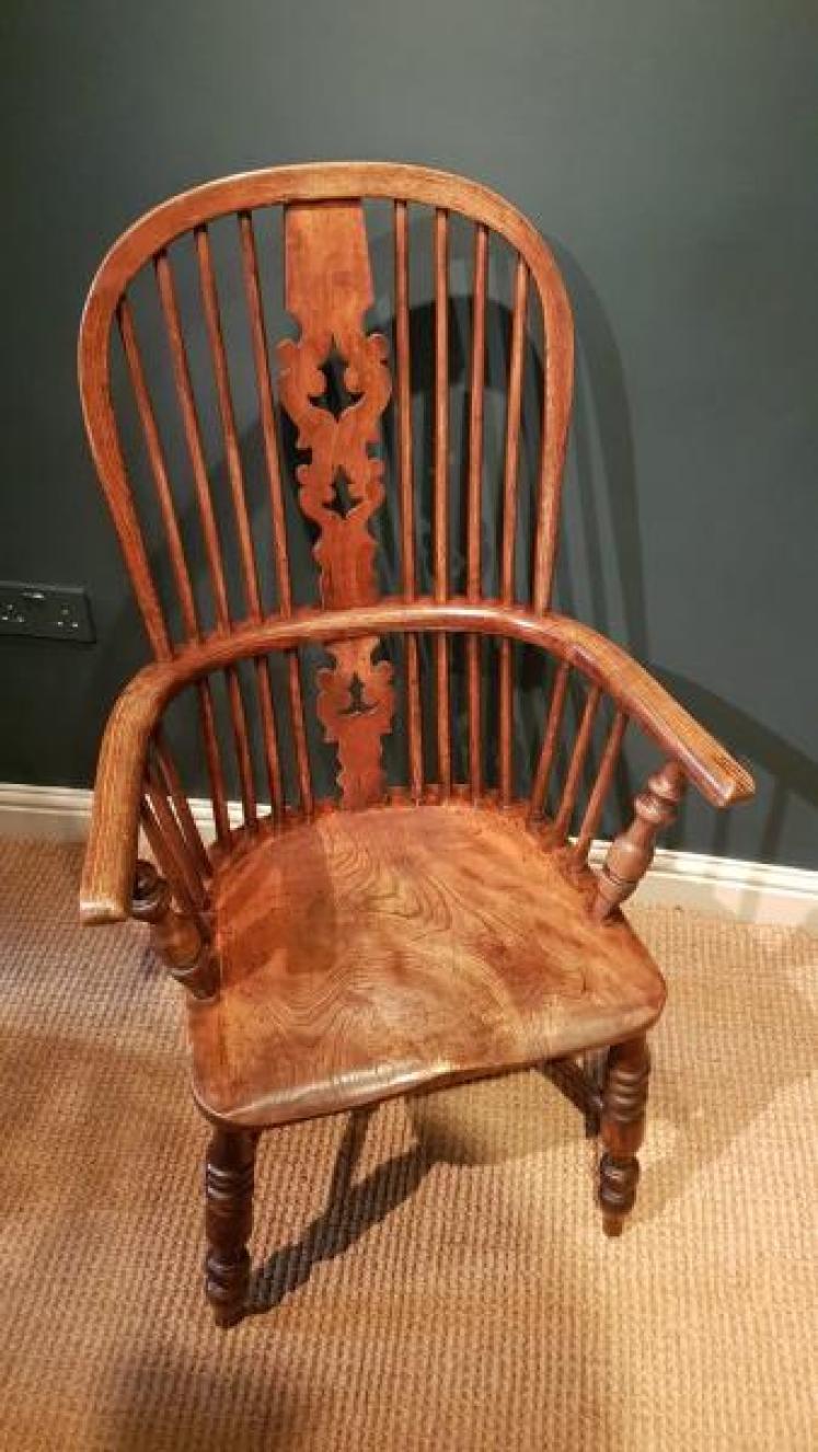 Early Victorian Ash and Elm High Back Windsor Chair - Image 2