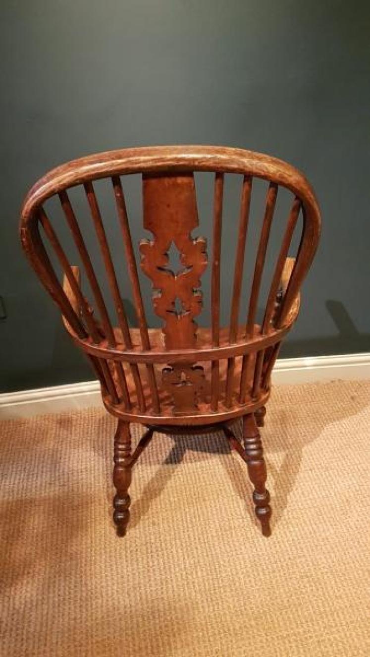 Early Victorian Ash and Elm High Back Windsor Chair - Image 4