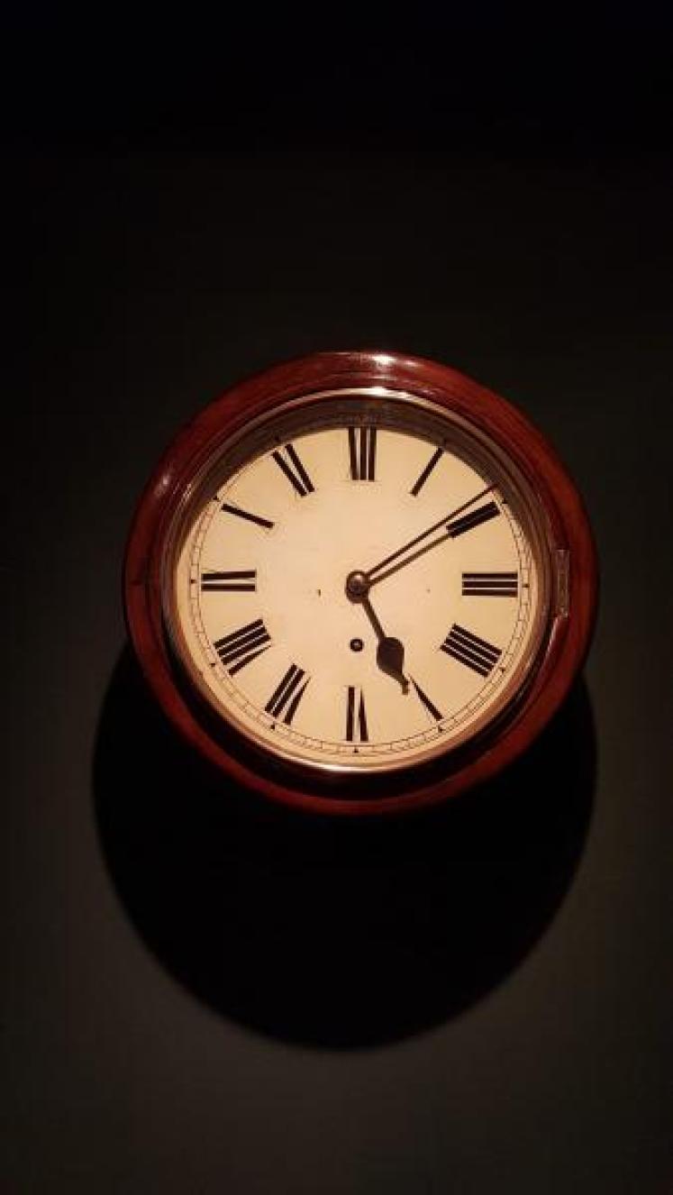Late Victorian Mahogany English Dial Clock - Image 1
