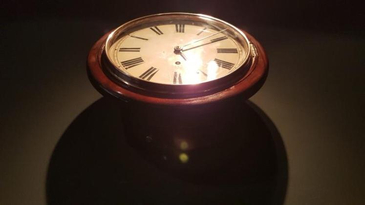 Late Victorian Mahogany English Dial Clock - Image 4