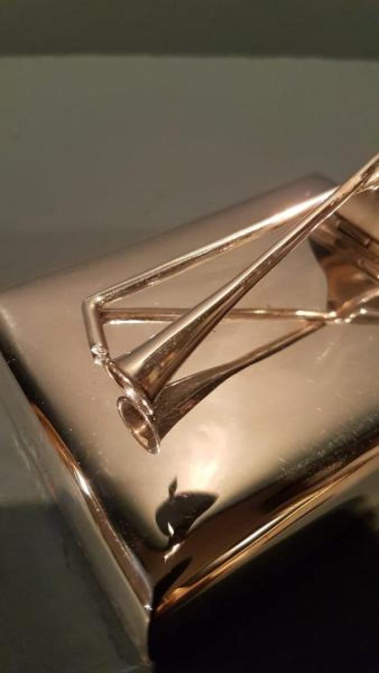 Silver Desk Top Paperclip - Image 6