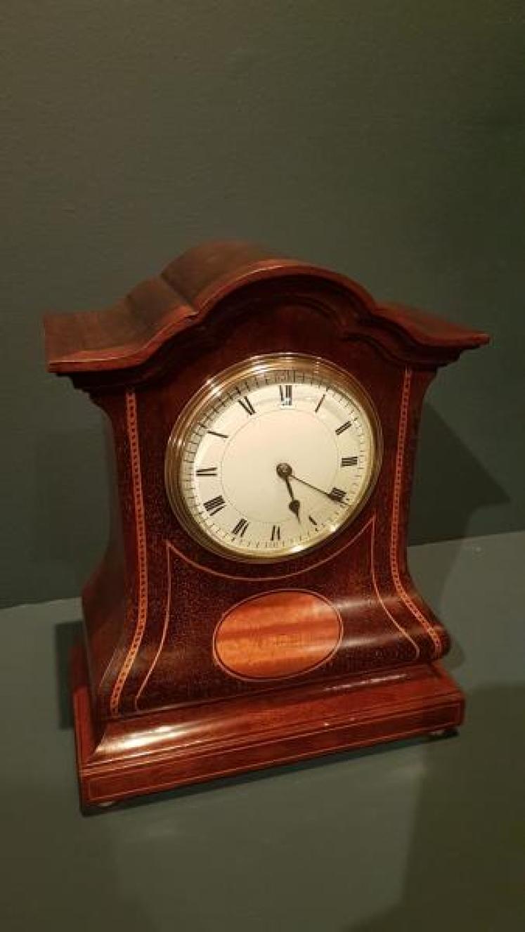Quality Moulded Base Edwardian Mantle Clock  - Image 1