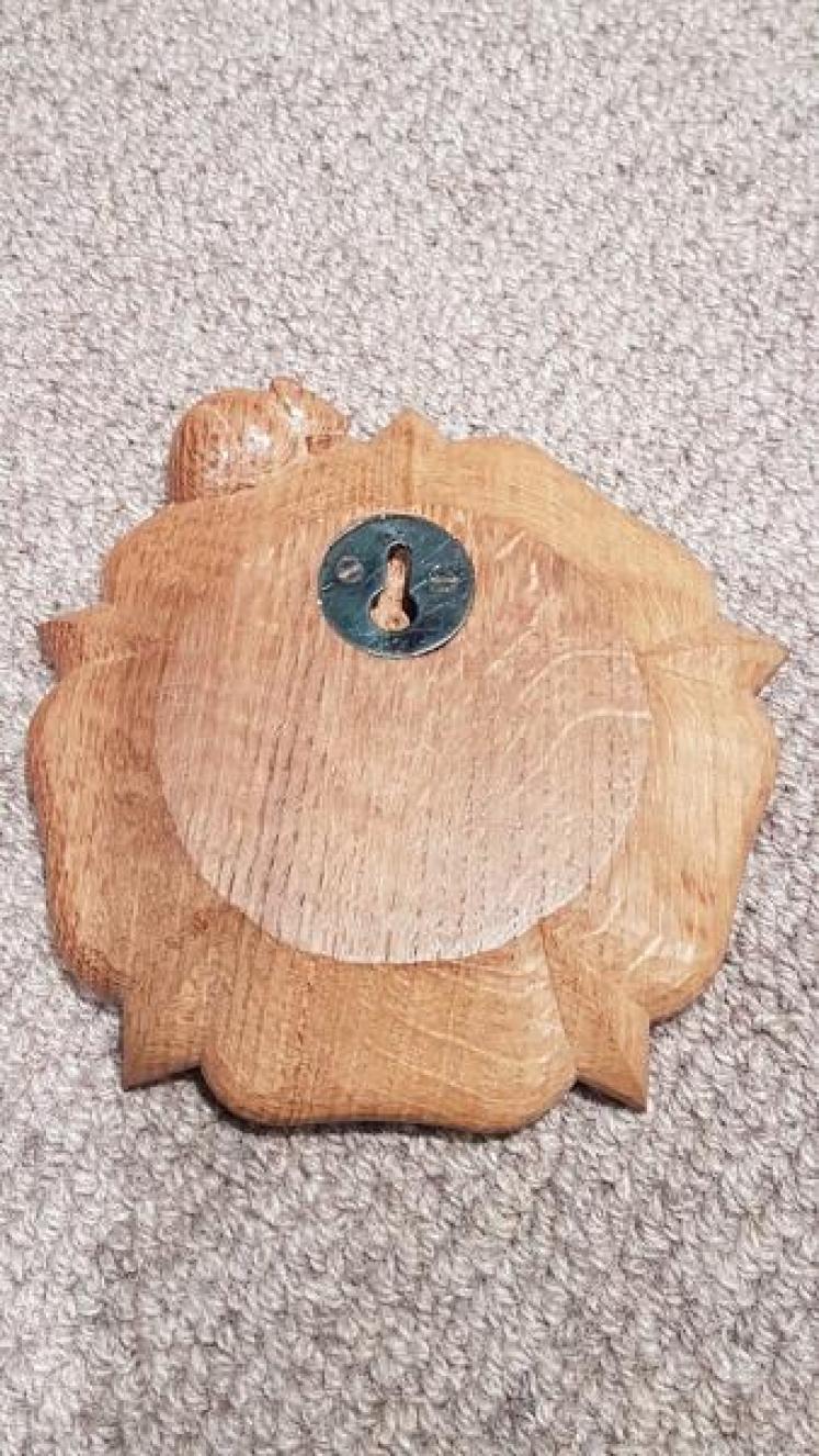 Thompson of Kilburn Yorkshire Rose Wall Plaque - Image 3