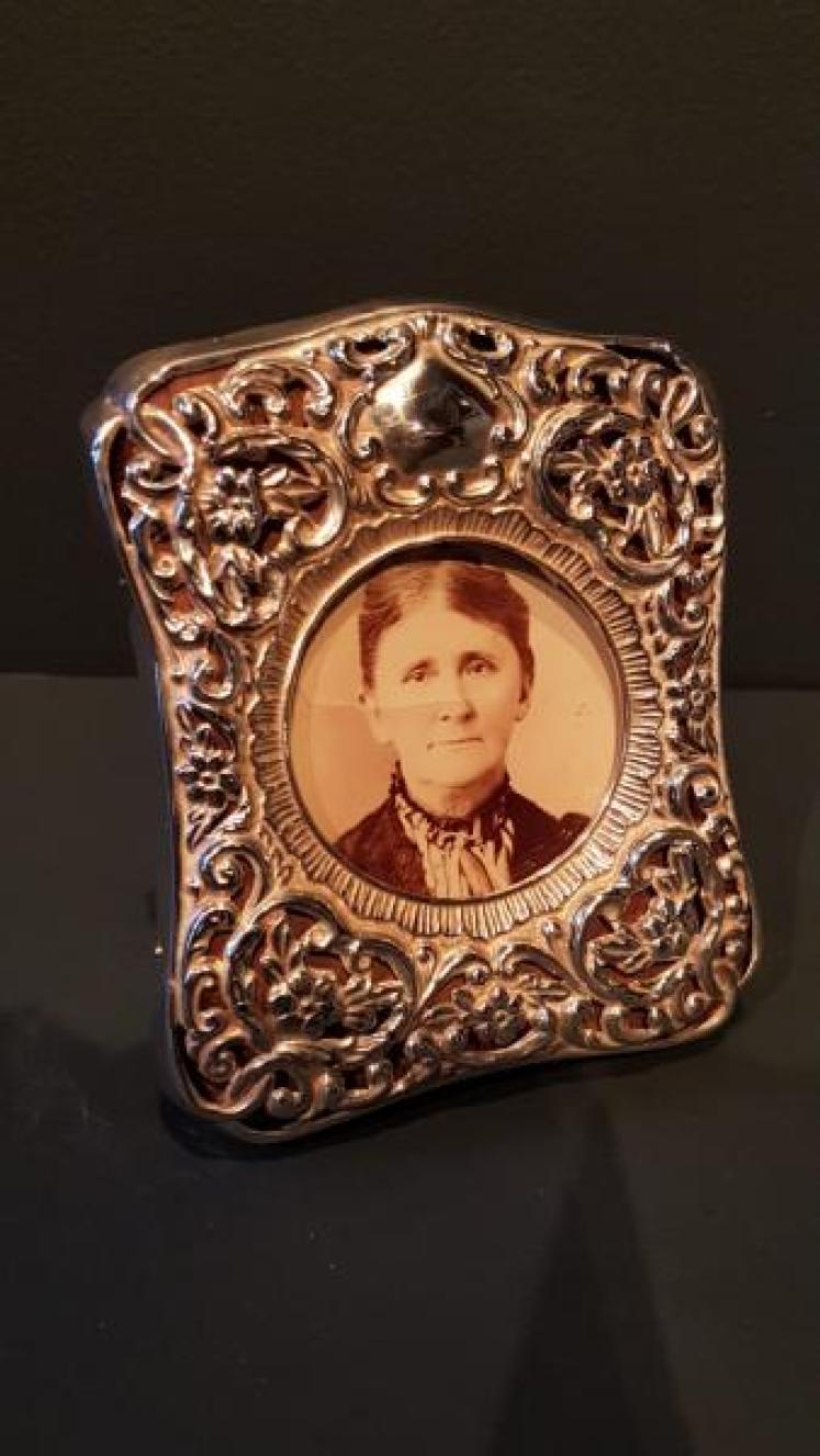 Edwardian Embossed Silver Photo Frame - Image 1