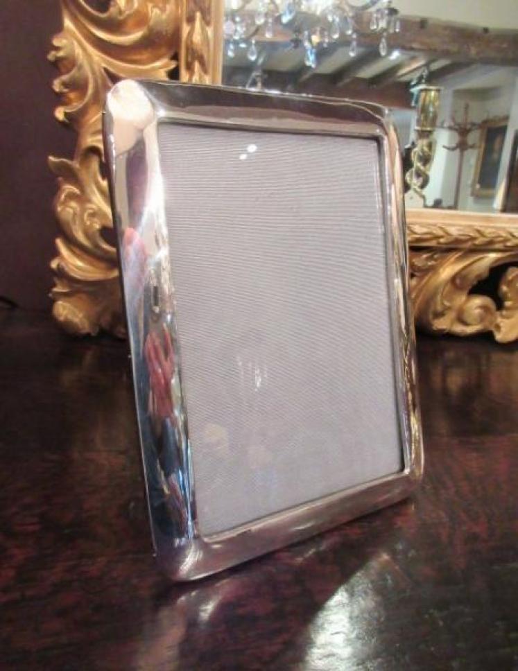 Large George V Period Silver Photo Frame - Image 6