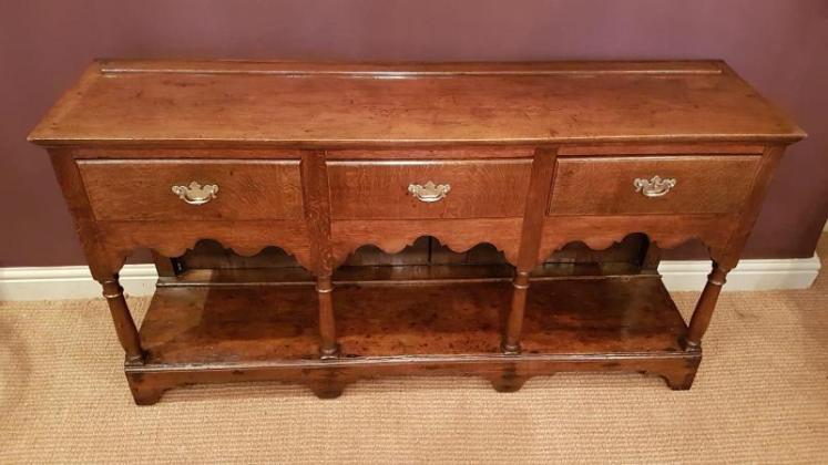Small George II Period Oak Open Pot Board Dresser - Image 2