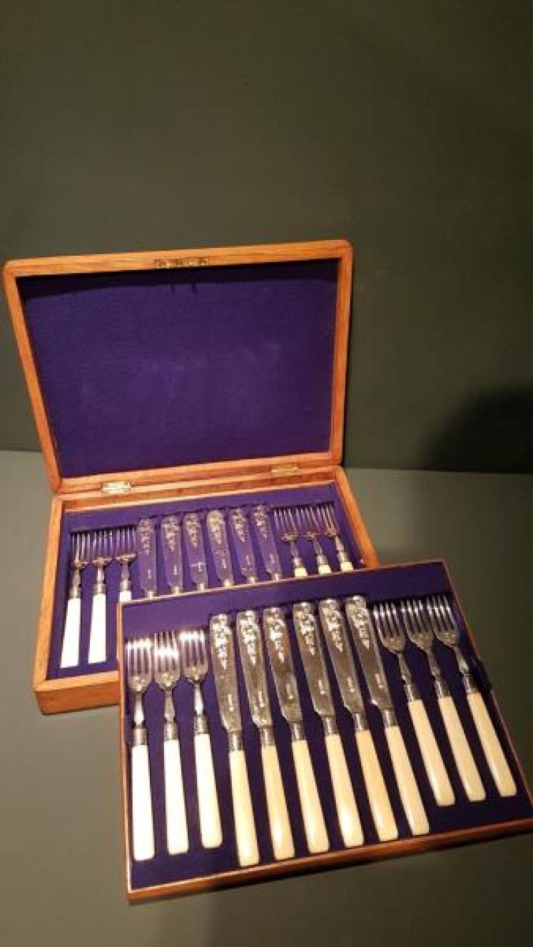 Victorian Solid Silver Canteen of Fish Knives and Forks - Image 1