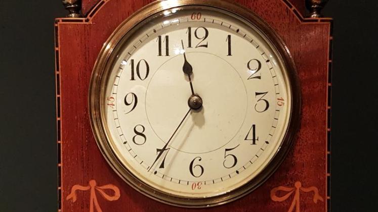 Fine Quality Edwardian Inlaid Mahogany Mantel Clock - Image 6