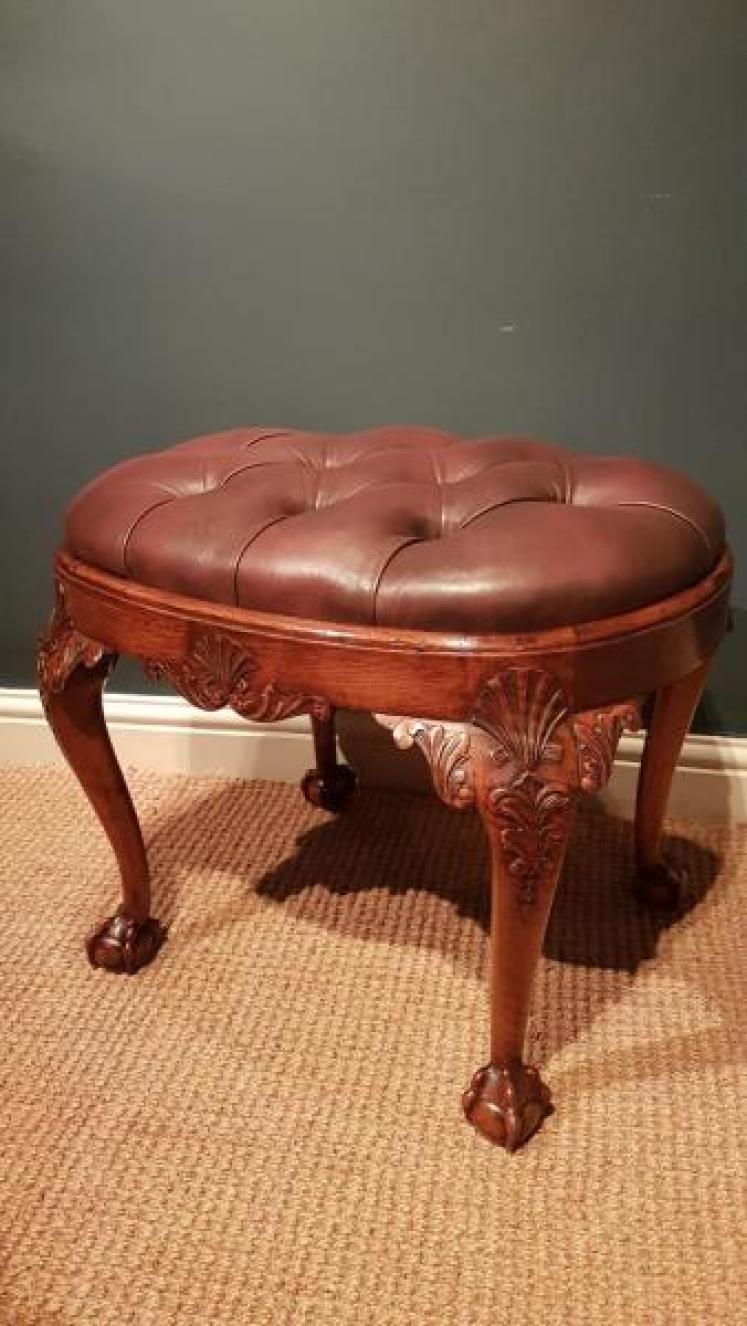 Fine Quality George III Style Walnut Stool - Image 1
