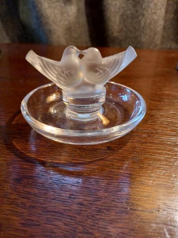 Lalique Opalescent Kissing Doves Pin Tray - Image 1