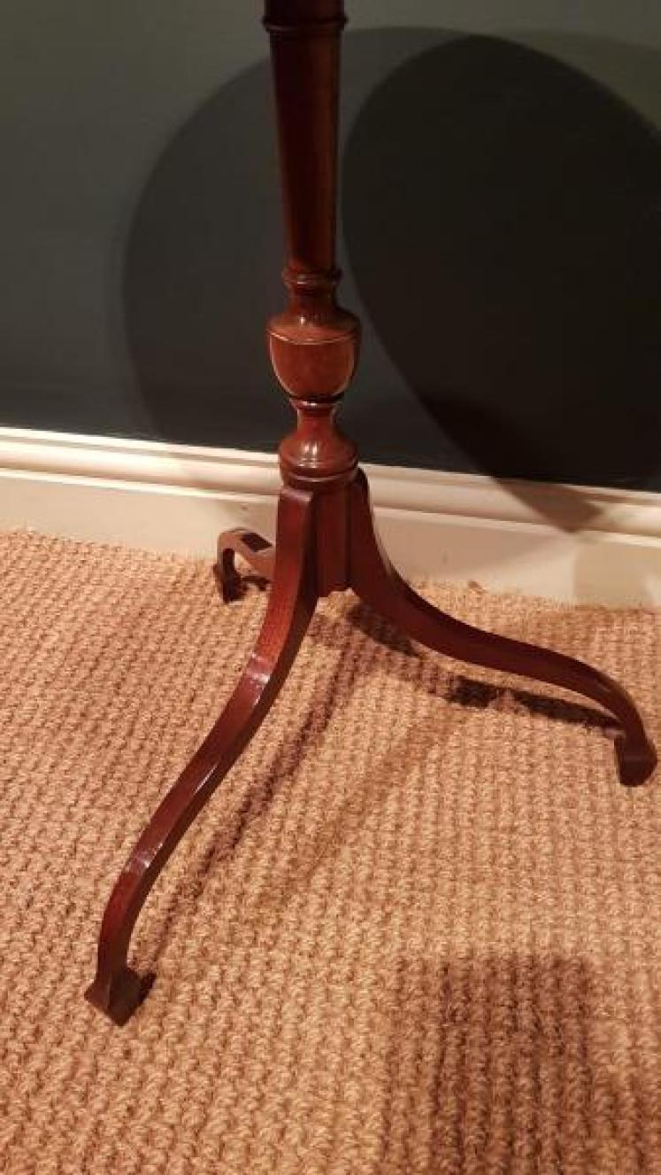 Fine Quality Victorian Mahogany Wine Table - Image 5