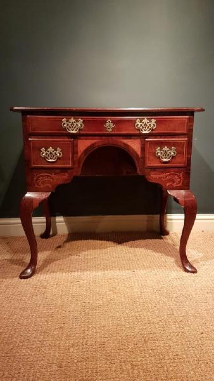 Fine Quality George III Mahogany Low Boy - Image 2