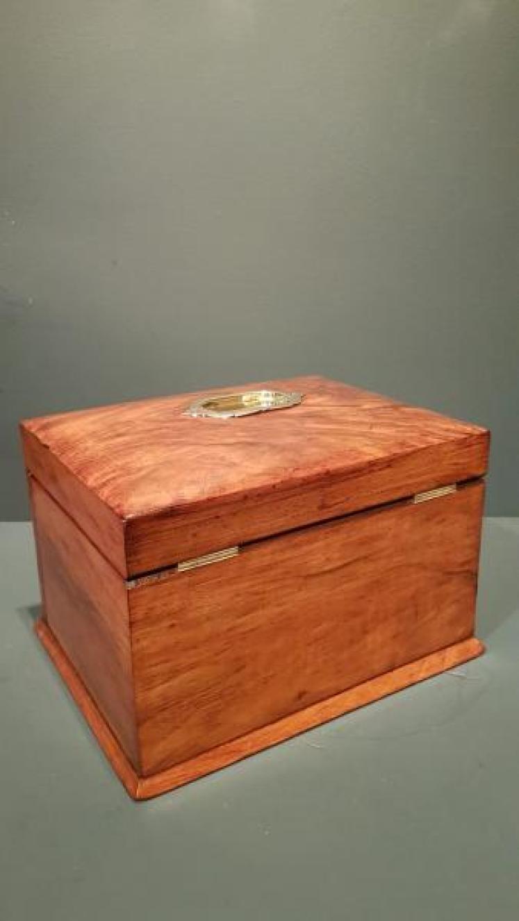 Immaculate Victorian Walnut Jewellery Box - Image 3