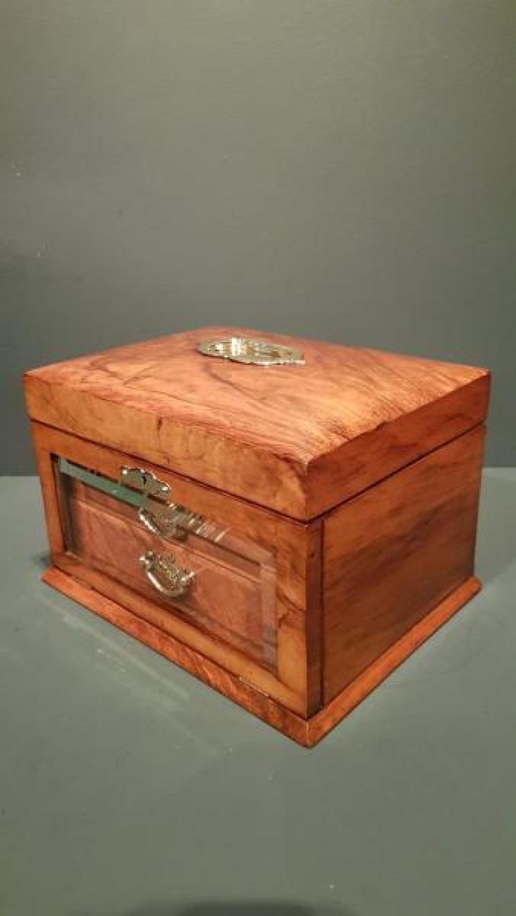 Immaculate Victorian Walnut Jewellery Box - Image 7
