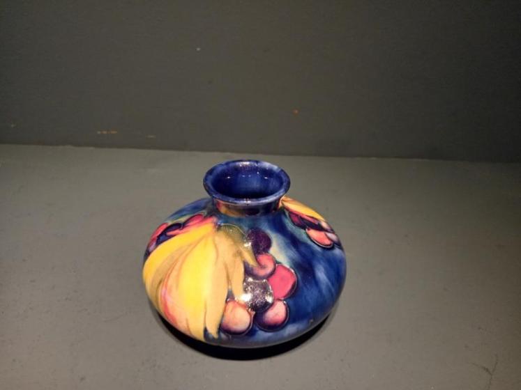 Moorcroft Leaf & Berries Vase - Image 3