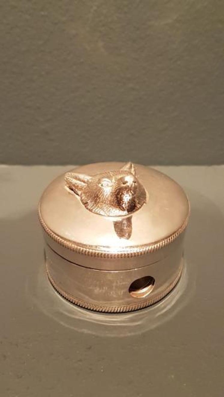 George V Silver Fox Head Pencil Sharpener - Image 1