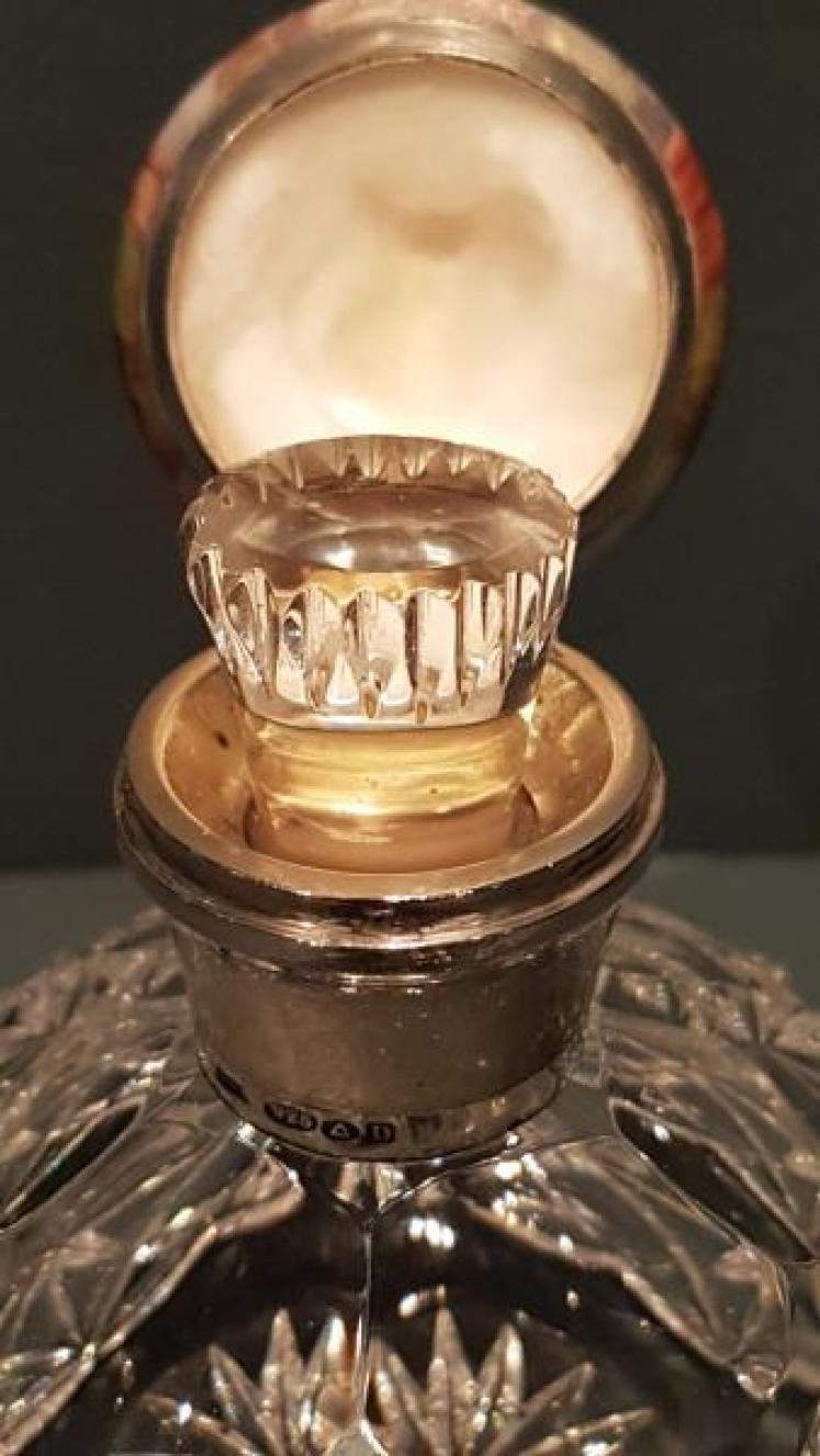 Outstanding Antique Silver and Enamel Scene Scent Bottle - Image 3