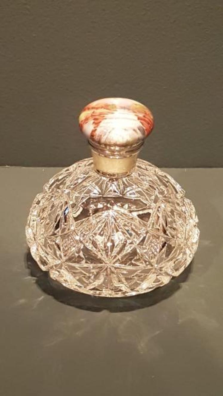 Outstanding Antique Silver and Enamel Scene Scent Bottle - Image 5