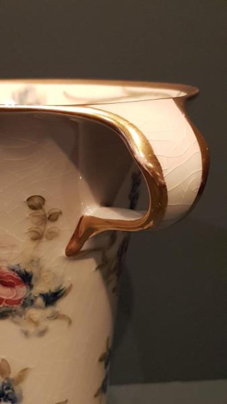 Early Moorcroft 'Forget Me Not' Floral Spray Vase - Image 4