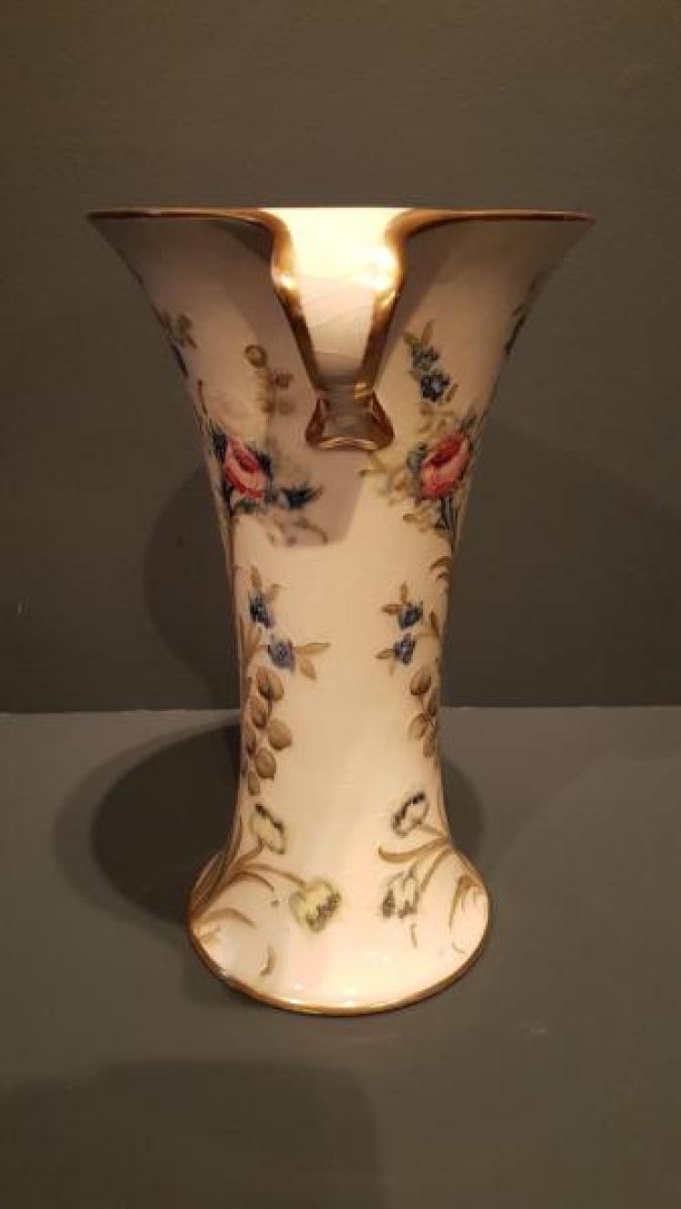 Early Moorcroft 'Forget Me Not' Floral Spray Vase - Image 7