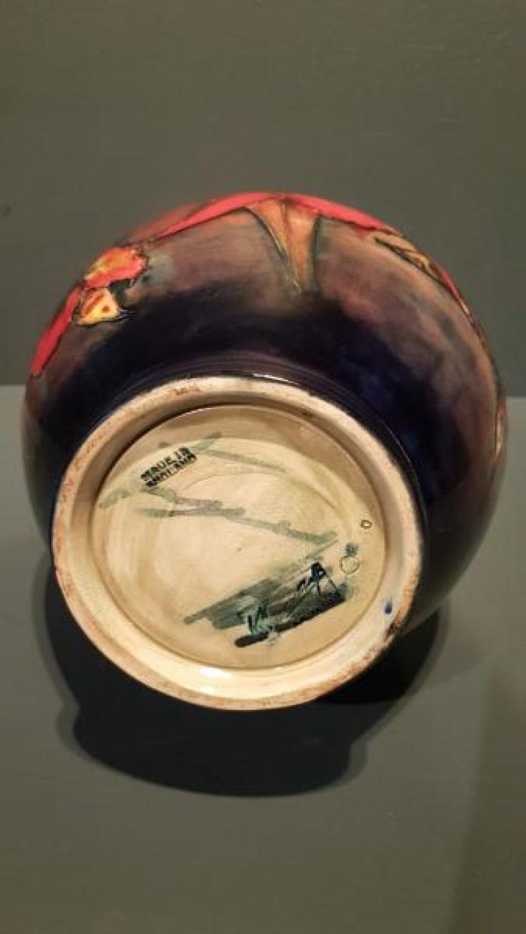 Large Moorcroft Slipper Orchid Flambe Vase - Image 4