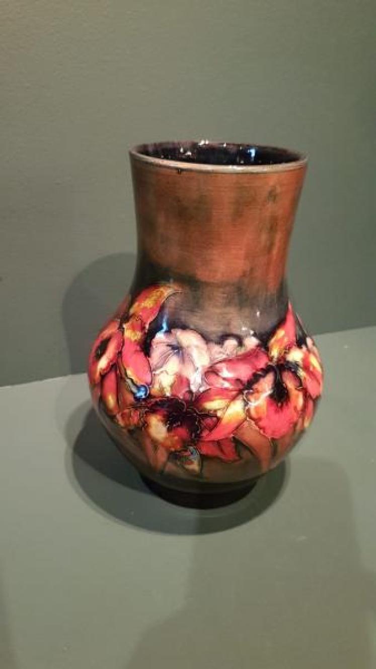 Large Moorcroft Slipper Orchid Flambe Vase - Image 7