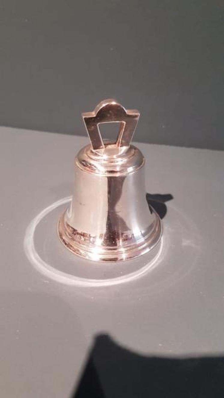 George V Cast Silver Table Bell - Image 1