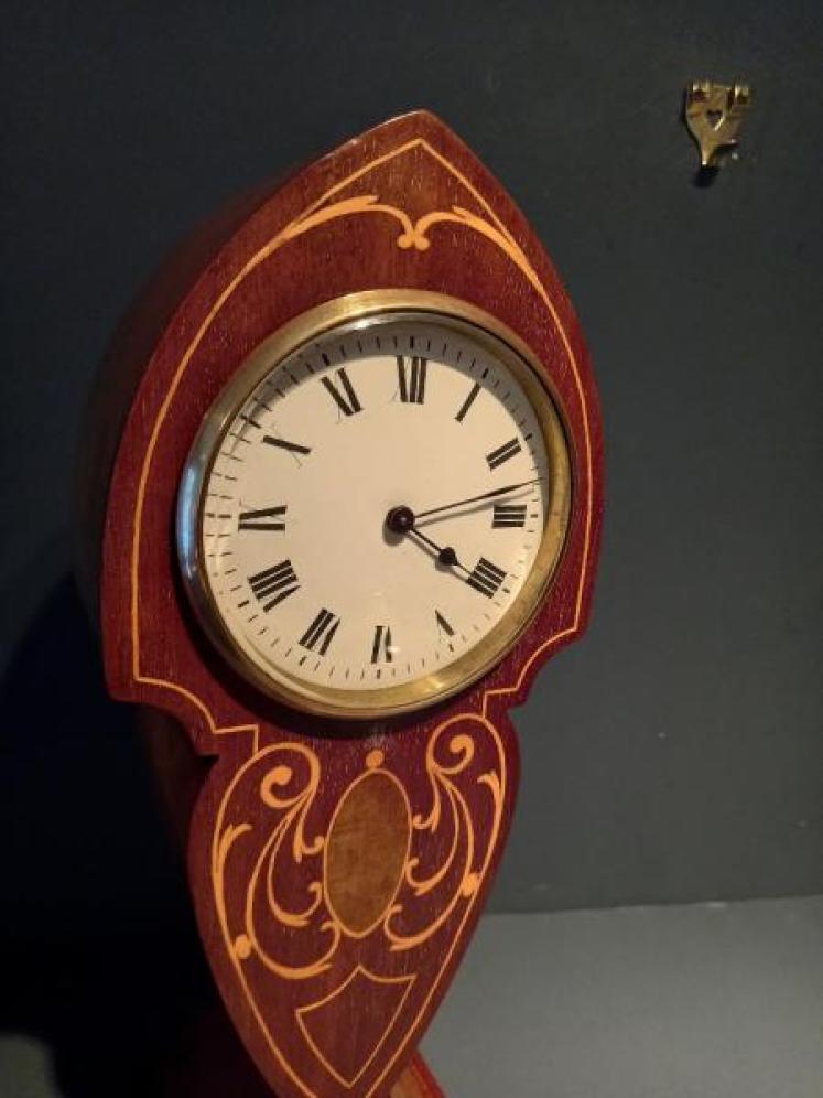 Edwardian Art Nouveau Style Fruitwood Inlaid Mantel Clock - Image 2