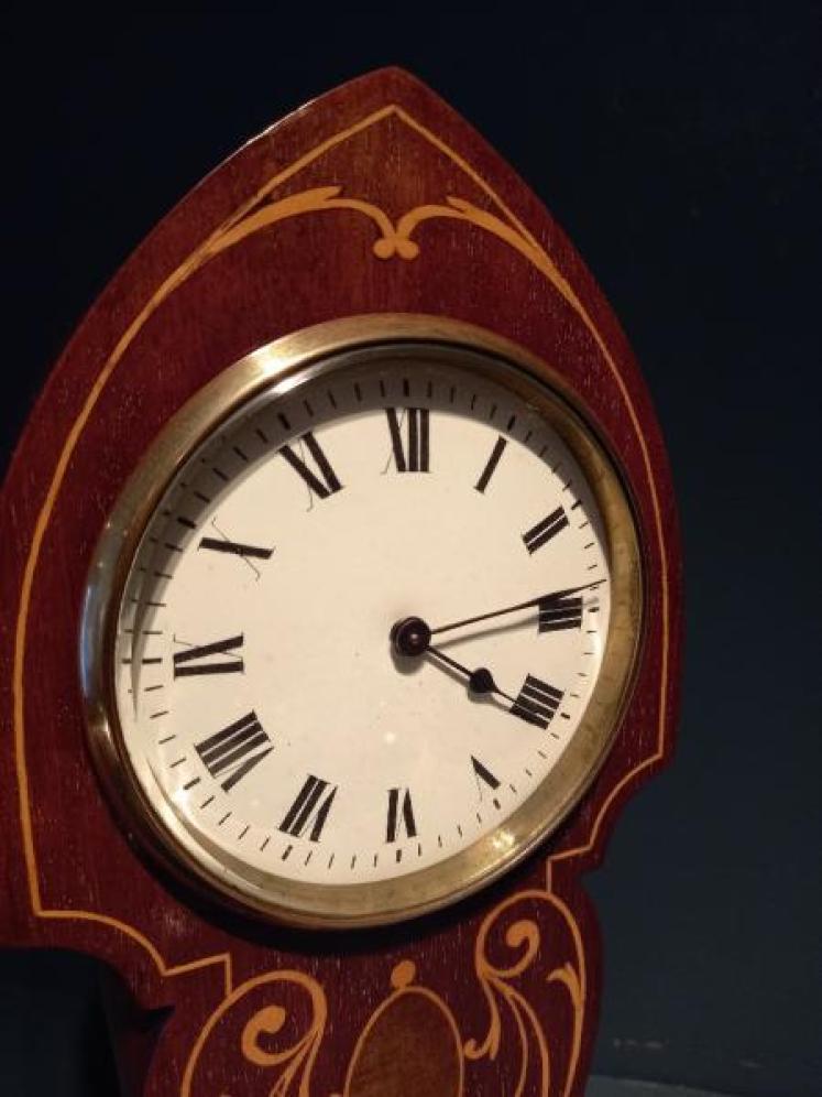 Edwardian Art Nouveau Style Fruitwood Inlaid Mantel Clock - Image 3
