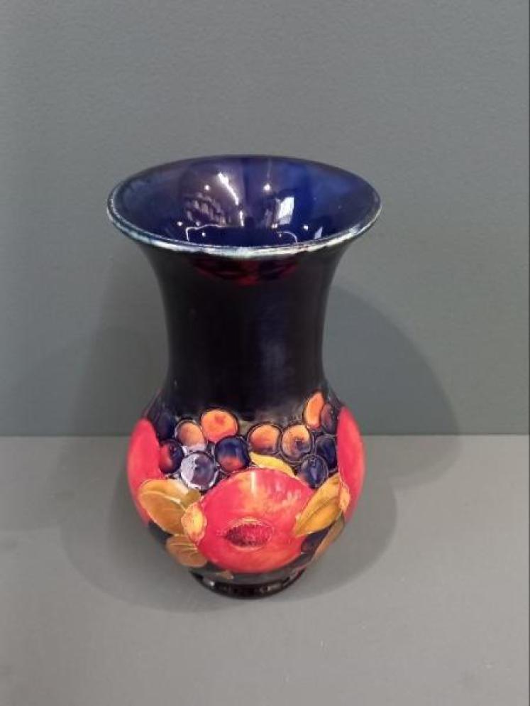 An Early Moorcroft 'Seeded Pomegranate' Vase - Image 4