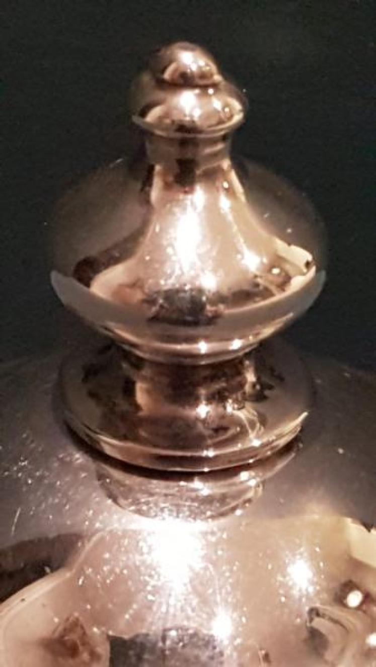 Immaculate Antique Silver Stamp Dispenser - Image 5