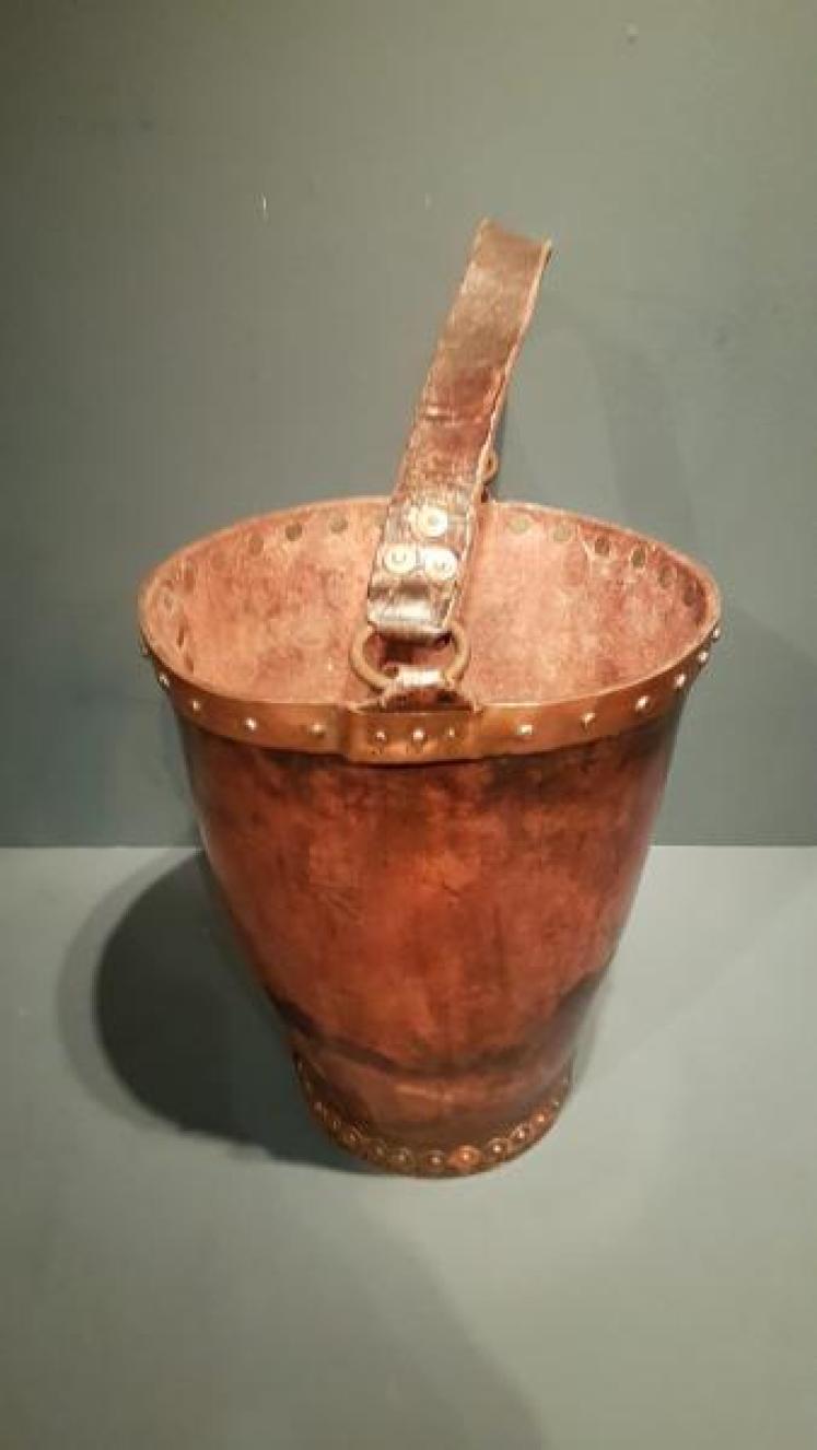 Early Victorian Leather Fire Bucket - Image 2
