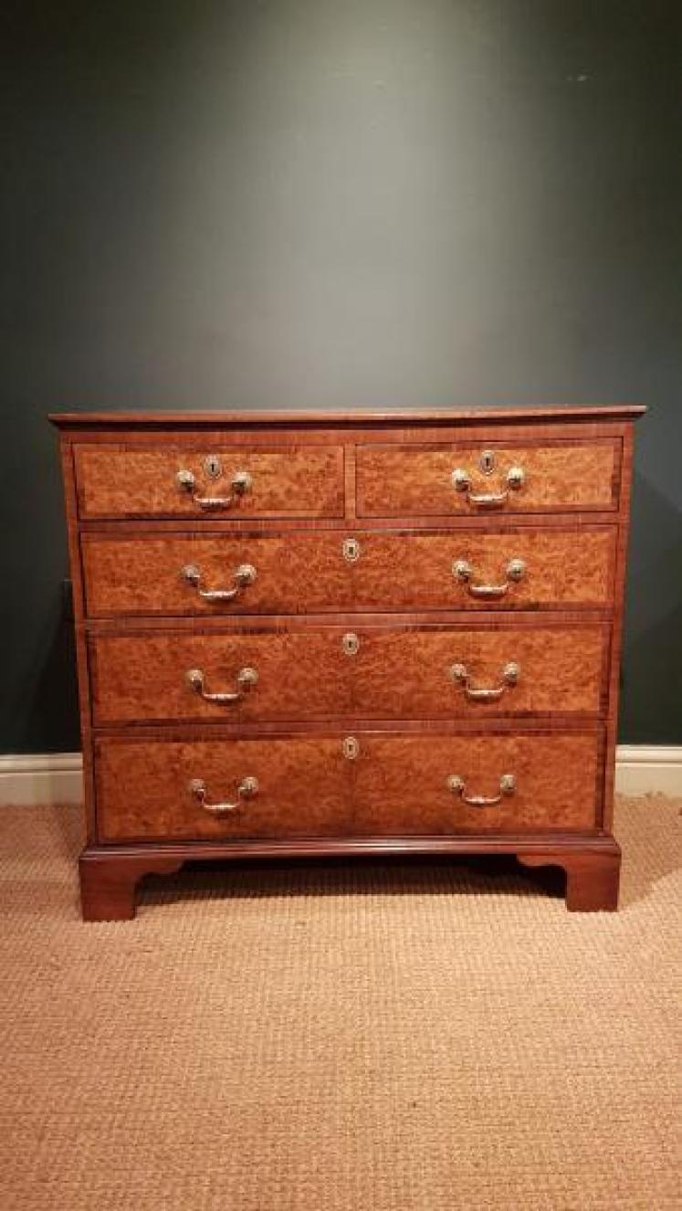 George III Burr Walnut Chest of Drawers  - Image 6