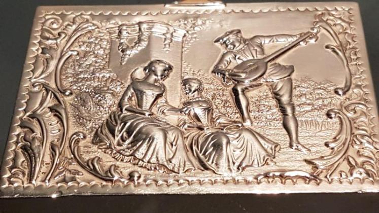 Superb Victorian Cast Silver Playing Card Case - Image 4