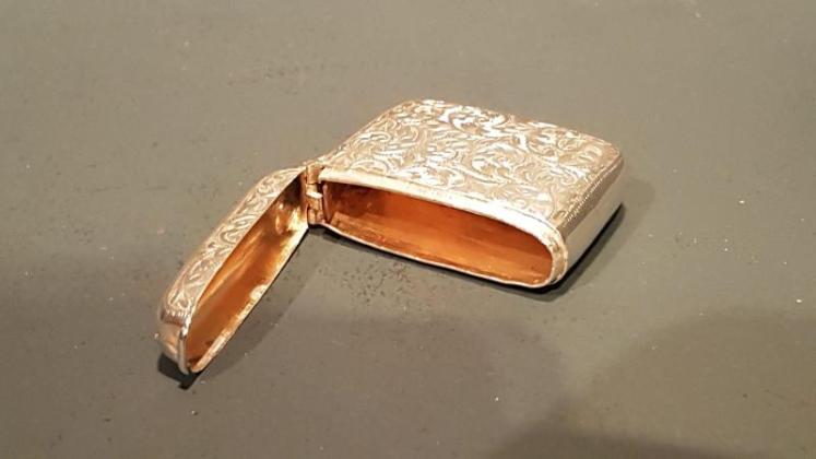 Superb Victorian Silver Snuff and Vesta Case - Image 4