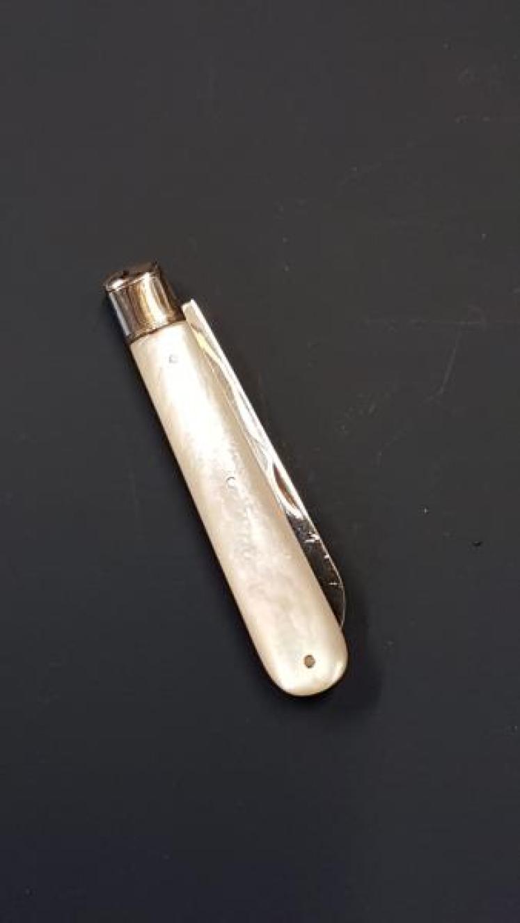 George V Silver and Mother of Pearl Pen Knife and Fruit Pick - Image 2