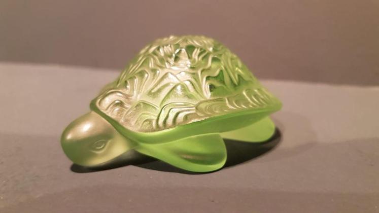 Lalique Opalescent Turtle - Image 1