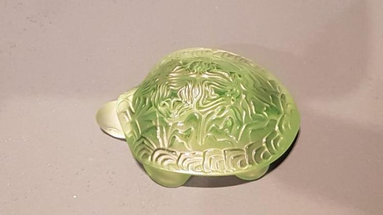 Lalique Opalescent Turtle - Image 2