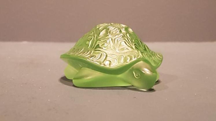 Lalique Opalescent Turtle - Image 4