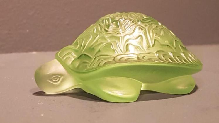 Lalique Opalescent Turtle - Image 5