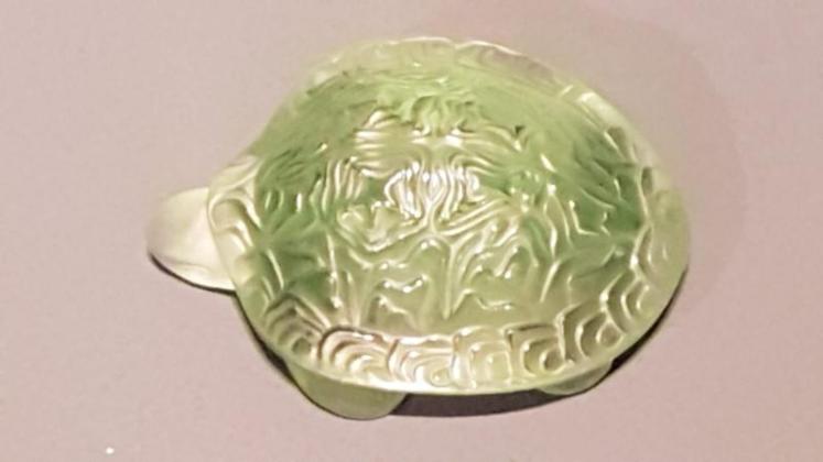 Lalique Opalescent Turtle - Image 6