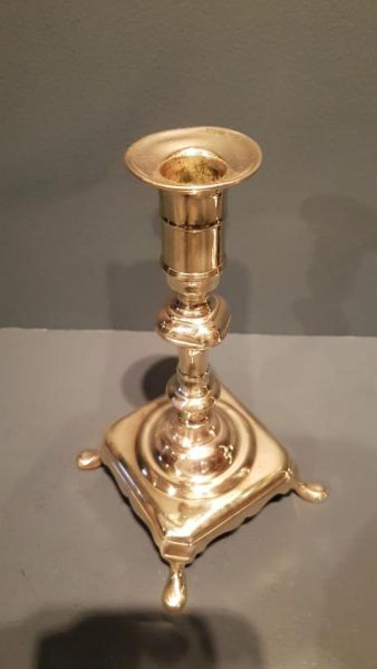 Fine Pair of George III Brass Candlesticks - Image 4