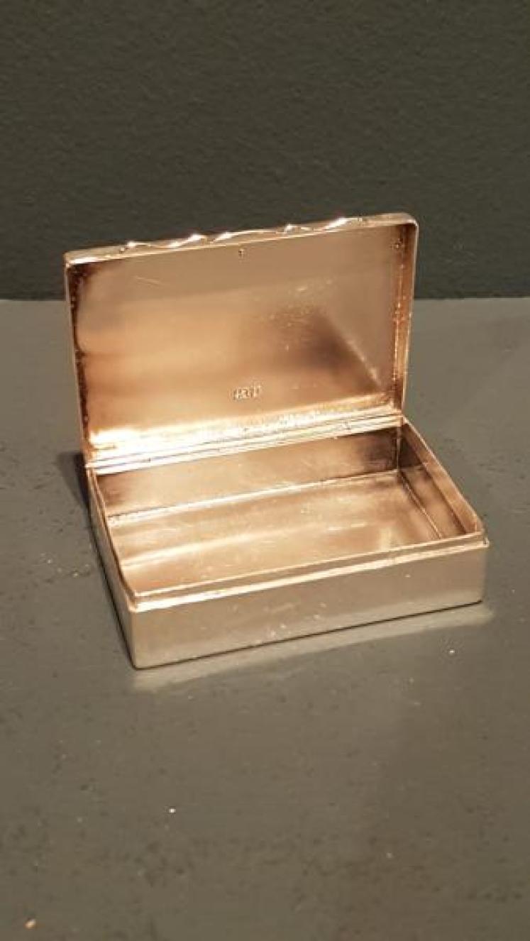Edwardian Silver Table Top Match Box - Image 3