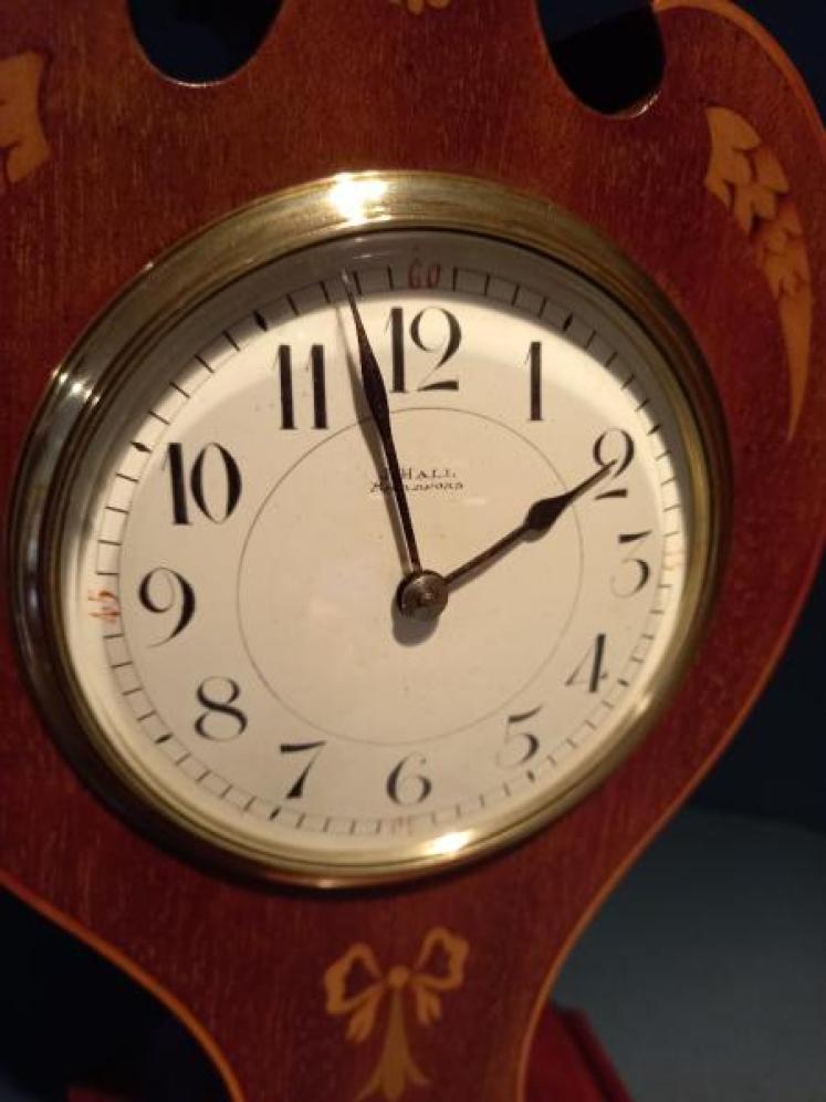Superb Edwardian Inlaid Scalloped Top Mantel Clock - Image 3