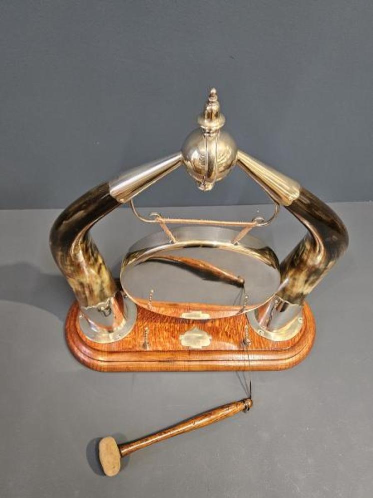 Mid Victorian Highland Cattle Horn Dinner Gong - Image 5