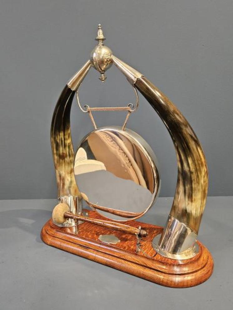 Mid Victorian Highland Cattle Horn Dinner Gong - Image 7