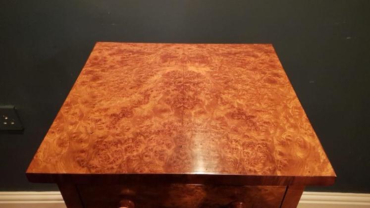 Matching Pair of Antique Burr Walnut Bedside Chests - Image 5